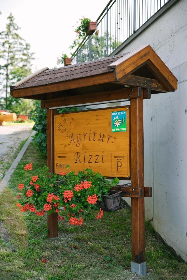 Agritur Rizzi Di Inama Ugo Alloggio per agriturismo *