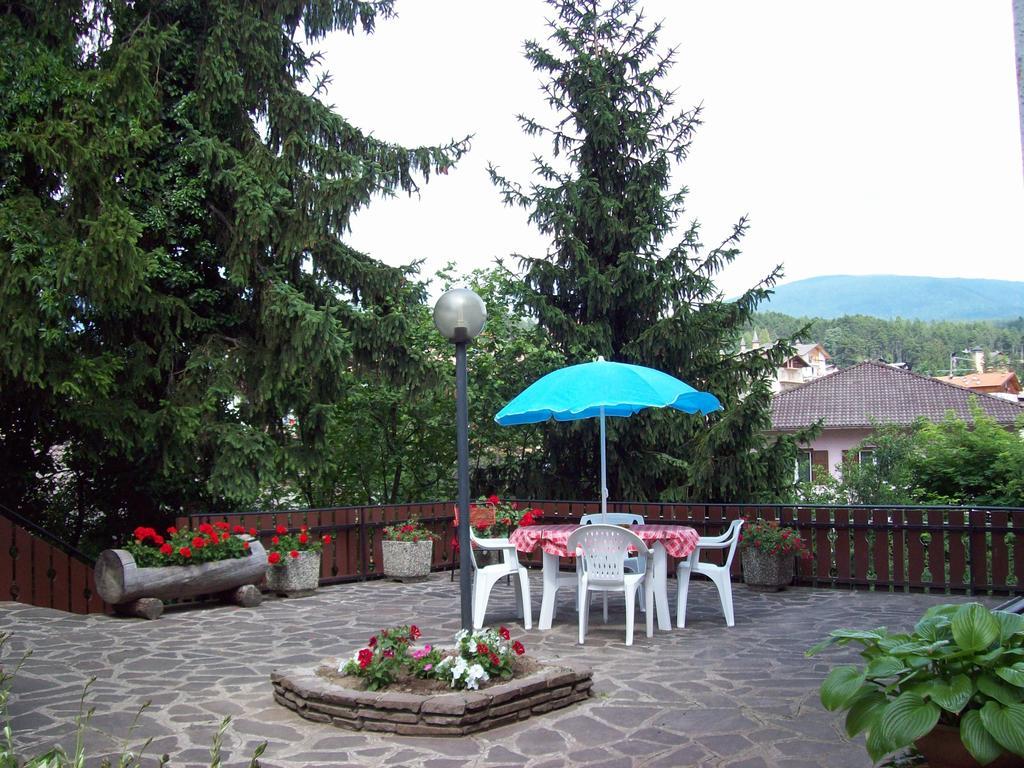 Agritur Rizzi Di Inama Ugo Bauernhof